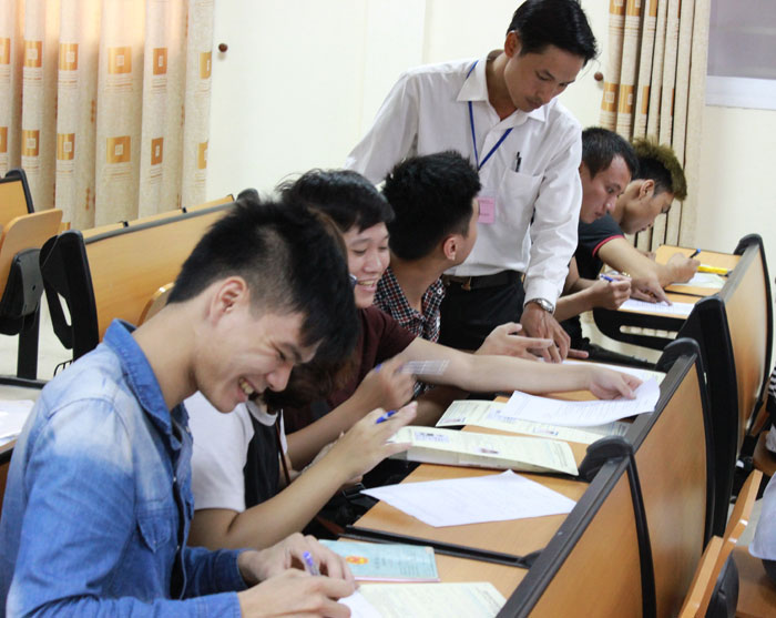 Người lao động đăng ký tham gia khóa đào tạo tiếng Hàn lần thứ 11 tại Trung tâm Dịch vụ việc làm Hà Nội