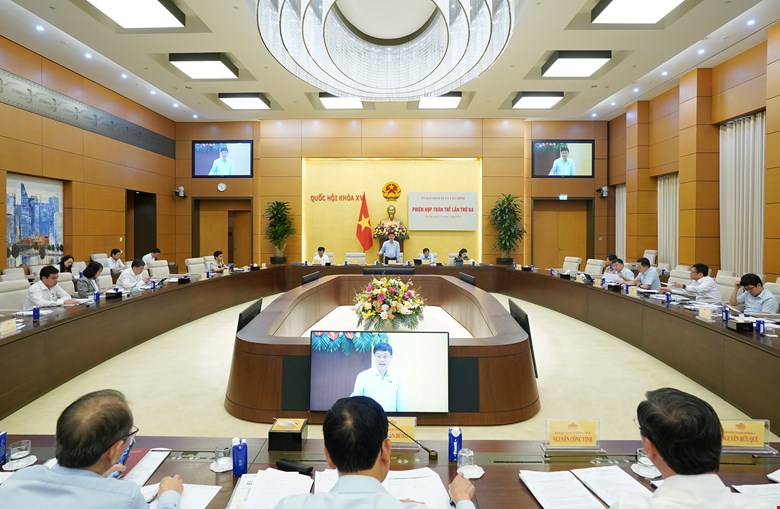 Toản cảnh phiên họp - Ảnh: TQ.