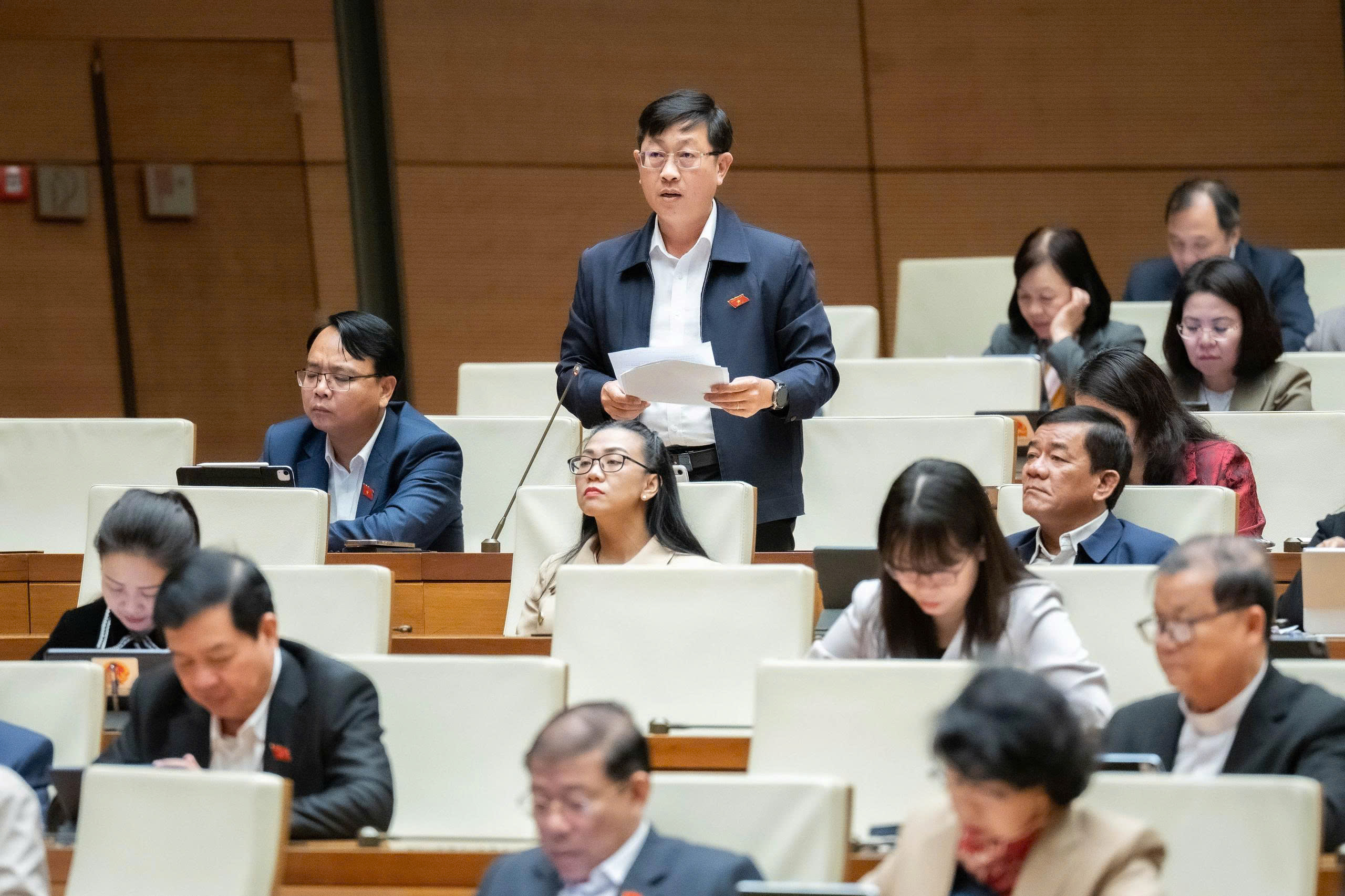 Đại biểu Nguyễn Hữu Thông (Bình Thuận)