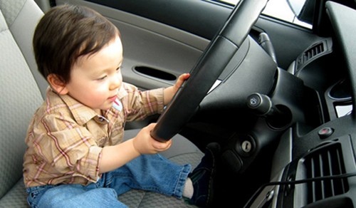 7 lưu ý khi cho trẻ đi ôtô
