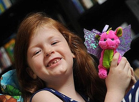 Cô bé 7 tuổi khiến Viện khoa học Australia phải xin lỗi