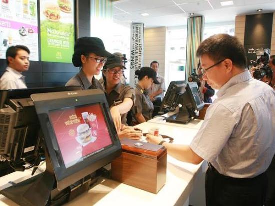 McDonald’s khánh thành nhà hàng đầu tiên tại Việt Nam, ảnh 2