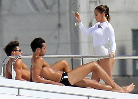 Jennifer Lopez đang ghi hình cho video clip ca nhạc