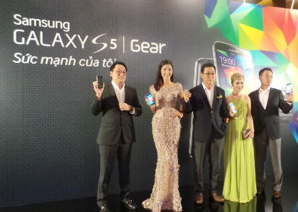 Lễ ra mắt Samsung Galaxy S5 và Samsung Gear Fit và Samsung Gear 2 Neo tối 3/4 tại TP.HCM