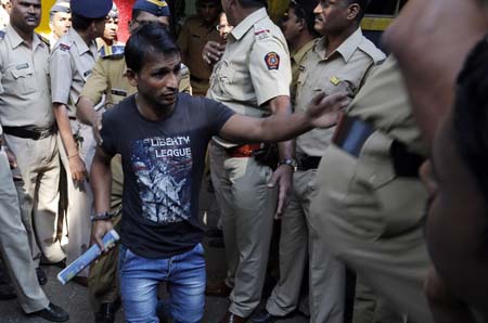Ấn Độ tuyên án tử hình 3 kẻ hiếp dâm nữ phóng viên