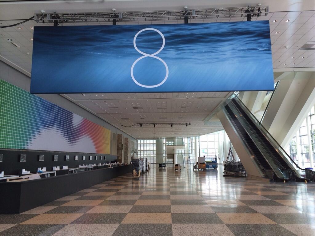 Apple trang hoàng địa điểm diễn ra WWDC 2014