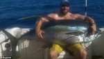 Ngư dân câu được cá ngừ vây vàng khổng lồ nặng 85kg