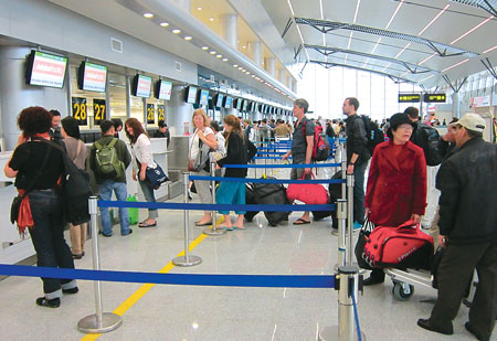 CHK quốc tế Đà Nẵng với không gian thoáng và nhiều dịch vụ giúp hành khách bớt căng thẳng khi chờ đợi chuyến bay