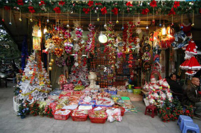 Thị trường Giáng sinh: Hàng Việt chiếm ưu thế