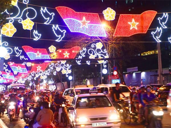 Sài Gòn lộng lẫy chờ đón năm mới