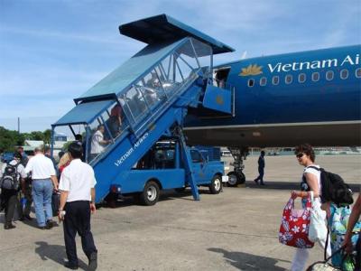 Vietnam Airlines ký hợp đồng với PVI, VNI, Bảo Việt 