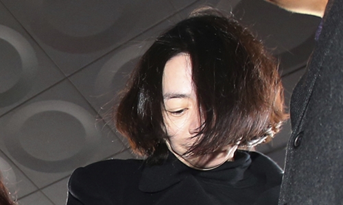 Mắng, đuổi tiếp viên trưởng khỏi phi cơ, cựu sếp nữ Korean Air bị phát lệnh bắt giữ