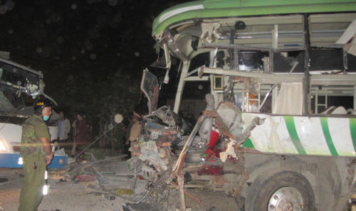 Bình Thuận: Xe khách giường nằm lao vào nhà dân làm 10 người chết