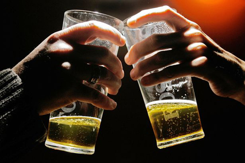 Uống 3 lon bia mỗi ngày dễ mắc bệnh ung thư gan