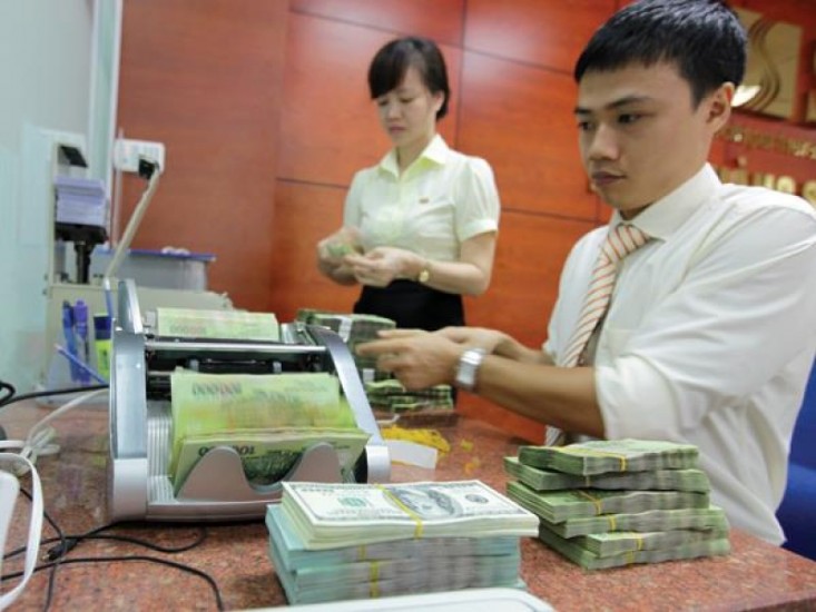 Việt Nam giảm lãi suất tiền đồng