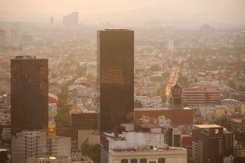 Ô nhiễm không khí ở thành phố Mexico. Ảnh: Reuters