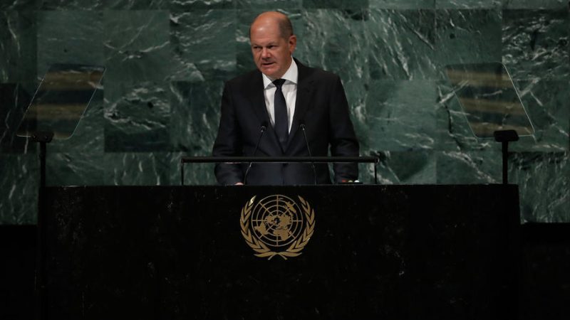 Thủ tướng Đức Olaf Scholz phát biểu tại Trụ sở Liên hợp quốc ở New York, Mỹ ngày 20/9/2022. Ảnh: EPA-EFE