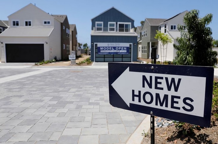 Một căn nhà mới được xây đang rao bán tại Encinitas, California (Mỹ). Ảnh: REUTERS