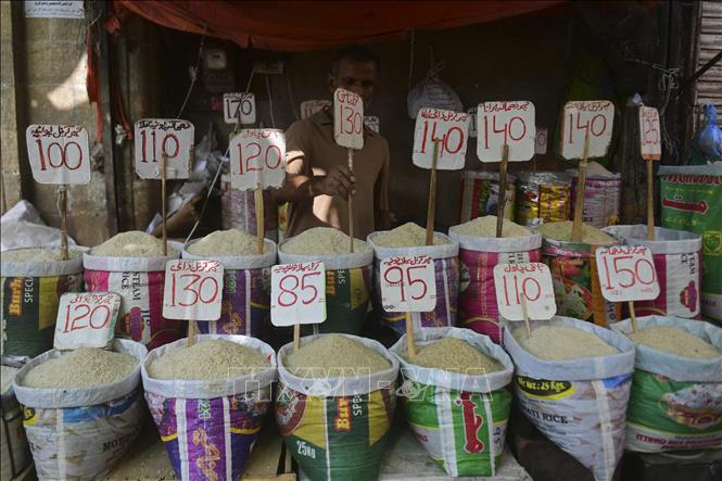 Gạo được bày bán tại một khu chợ ở Karachi, Pakistan. Ảnh tư liệu: AFP/TTXVN