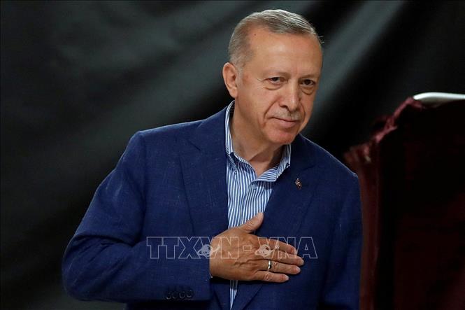 Tổng thống Thổ Nhĩ Kỳ đương nhiệm Recep Tayyip Erdogan tại điểm bỏ phiếu bầu Tổng thống vòng hai ở Istanbul, ngày 28/5/2023. Ảnh: AFP/TTXVN