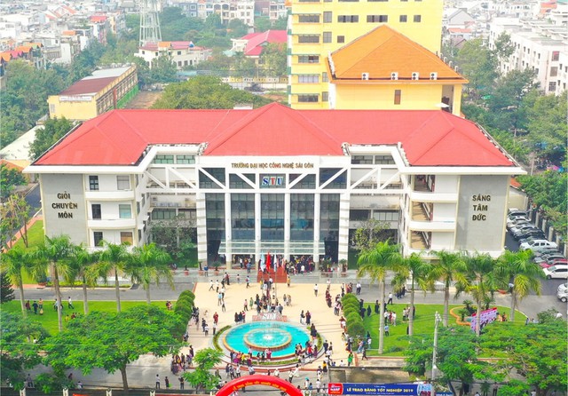 Trường Đại học dân lập Công nghệ Sài Gòn là 1 trong 2 trường đại học dân lập chưa thực hiện việc chuyển đổi sang loại hình trường đại học tư thục