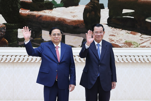Lễ đón chính thức Thủ tướng Phạm Minh Chính do Thủ tướng Hun Sen chủ trì. (Ảnh: Nhật Bắc)