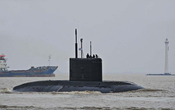 Tàu ngầm Đà Nẵng trong lần thử nghiệm trên biển ở St.Petersburg (Nga) cuối năm 2014. Ảnh: ruspodplav