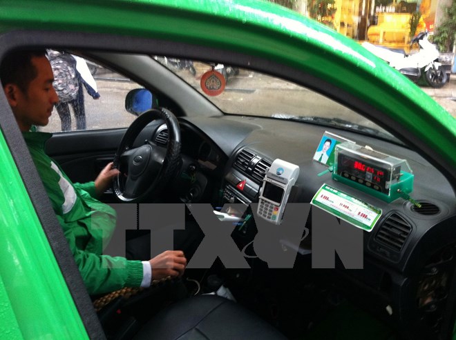 Từ ngày 15/7, dữ liệu hành trình trên xe taxi sẽ được tuyền về Tổng cục Đường bộ Việt Nam. Ảnh: Hoàng Hùng/TTXVN