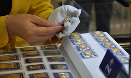 Trong 17 ngày đầu tiên của tháng 7, mỗi lượng vàng SJC hạ giá 2,2 triệu đồng