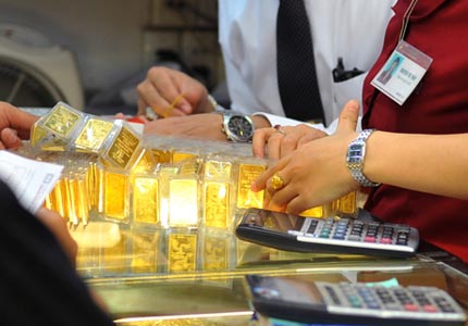 Giá mua – bán vàng SJC tại TP HCM ở mức 32,87 - 33,05 triệu đồng/lượng