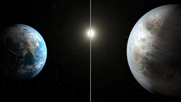 Trái đất (trái) bé hơn một chút so với hành tinh Kepler-452b. Ảnh NASA