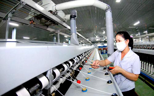 Sản phẩm dệt may là một trong các mặt hàng xuất khẩu chủ lực của Việt Nam sang Anh. Ảnh minh họa: KT