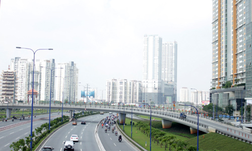  Theo đánh giá của các chuyên gia bất động sản, gần 8 tỷ USD đang chảy vào khu Đông Sài Gòn chưa phải là con số cuối cùng vì tiềm năng phát triển của khu này trong một vài thập niên tới cực lớn. Ảnh: Vũ Lê