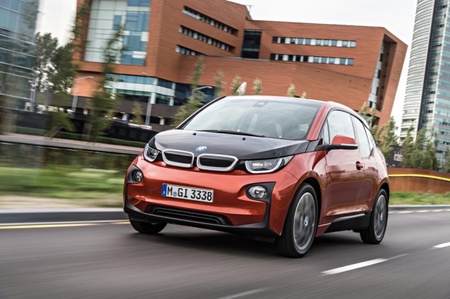BMW i3 có mức tiêu thụ nhiên liệu thấp nhất trong số các mẫu xe sang của năm 2015