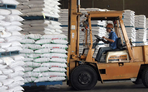 Hạn ngạch thuế quan nhập khẩu năm 2015 đối với đường tinh luyện, đường thô là 81.000 tấn