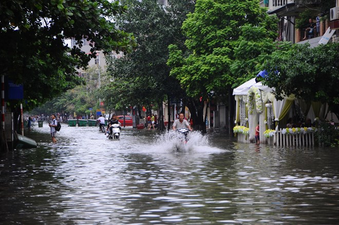 Mưa lớn có thể gây ngập lụt ở nhiều nơi. Nguồn: TTXVN