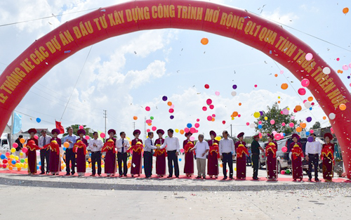 Lễ thông xe toàn tuyến Dự án nâng cấp, mở rộng Quốc lộ 1A đoạn qua Thừa Thiên-Huế