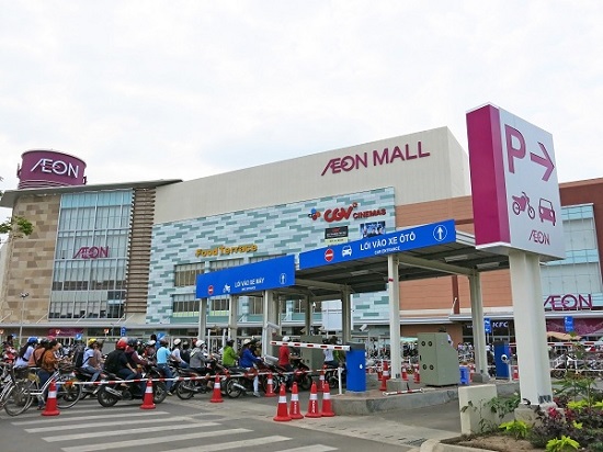 Trung tâm thương mại Aeon của Nhật Bản vừa được khai trương khiến cho nhiều doanh nghiệp bán lẻ Việt