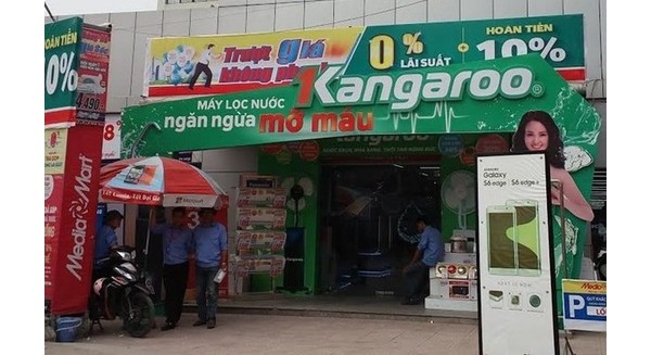 Quảng cáo thổi phồng của Kangaroo tại một siêu thị điện máy