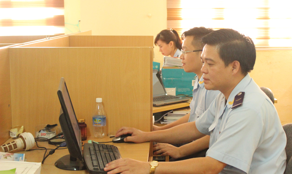  Hoạt động nghiệp vụ tại Chi cục Kiểm tra sau thông quan, Cục Hải quan Quảng Ninh. Ảnh: Q.H 