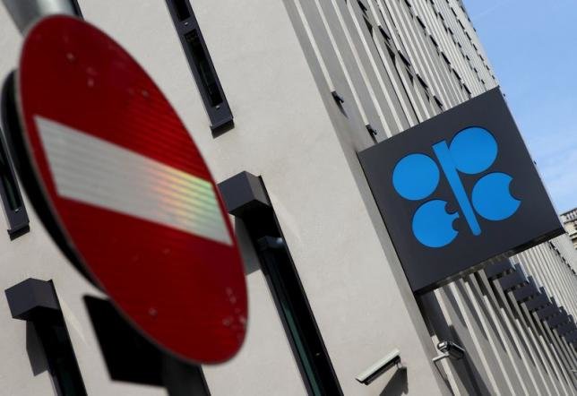 Trước trụ sở OPEC ở Vienna, Áo. Ảnh: Reuters