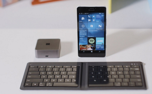 Hai phụ kiện đi kèm với Microsoft Lumia 950XL chính hãng trong đợt đặt hàng sớm.