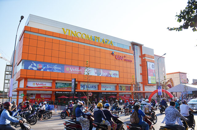 Vincom Plaza Gò Vấp tọa lạc tại Ngã tư Phan Văn Trị – Nguyễn Thái Sơn, hai tuyến đường lớn và sầm uất nhất quận