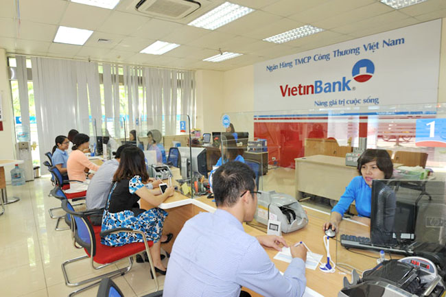Khách hàng luôn được quan tâm chăm sóc để cảm thấy hài lòng khi đến giao dịch tại VietinBank