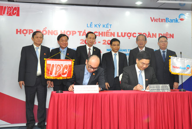 2.	VietinBank TP.HCM và Công ty Tân Thuận IPC ký Hợp đồng nguyên tắc tài trợ gói trái phiếu 2.000 tỷ đồng