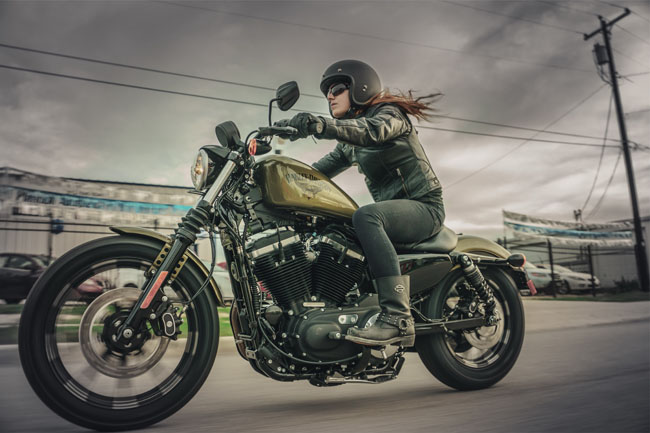 Review đánh giá Harley Davidson Iron 883 2023
