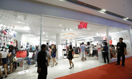  Cửa hàng thời trang H&M ở ION Orchard, Singapore. Ảnh: sbr