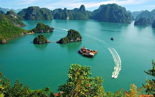  Mặc dù Việt Nam sở hữu nhiều cảnh đẹp tự nhiên song Việt Nam vẫn đang loay hoay trong việc thu hút lượng khách quốc tế. Ảnh internet 