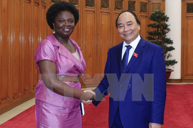 Thủ tướng Nguyễn Xuân Phúc tiếp bà Victoria Kwakwa, Giám đốc Quốc gia ngân hàng Thế giới tại Việt Nam. Ảnh: Thống Nhất/TTXVN