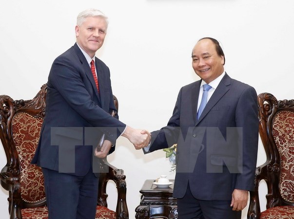 Thủ tướng Nguyễn Xuân Phúc tiếp ông Eric Sidgwick, Giám đốc Quốc gia ngân hàng Phát triển châu Á (ADB) tại Việt Nam. Ảnh: Thống Nhất/TTXVN